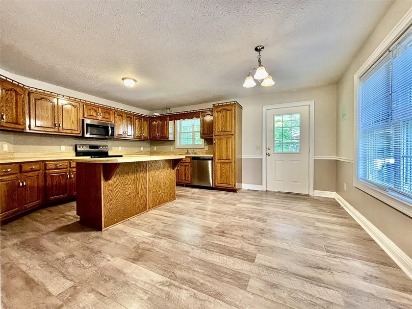 If You are looking for a Spacious Home with a nice open Floor - photo 12