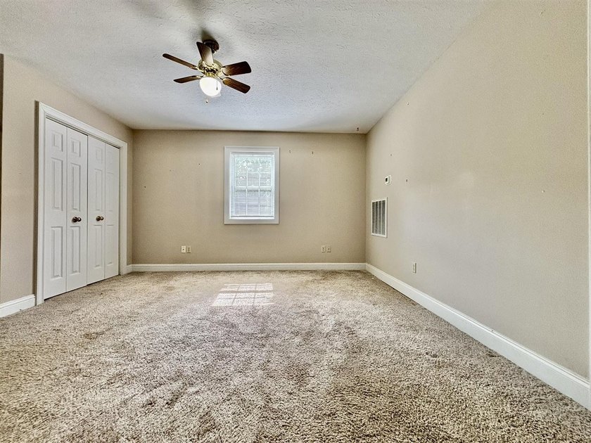 If You are looking for a Spacious Home with a nice open Floor - photo 19