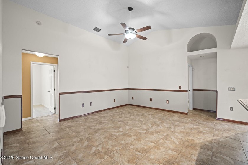 Pool Home + Cul-de-Sac + Oversized Lot! Welcome to this well - photo 19