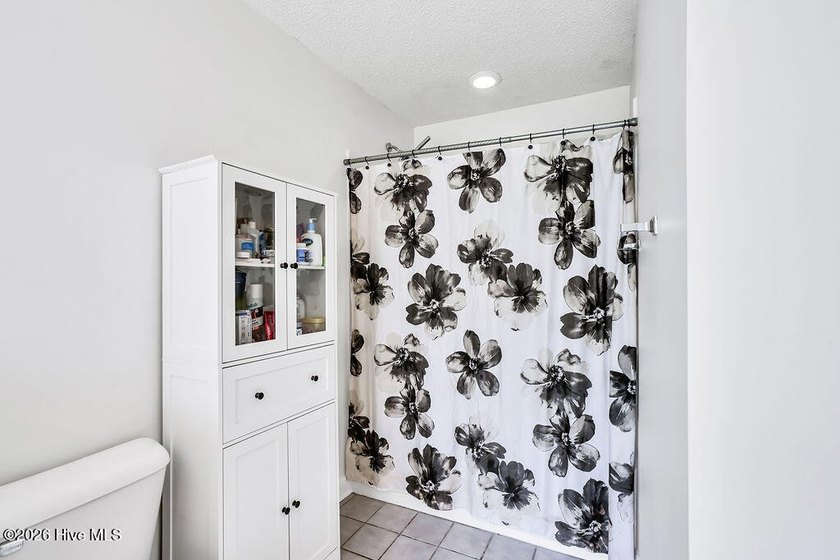 Enjoy easy living in Northchase, where mature trees, outstanding - photo 22