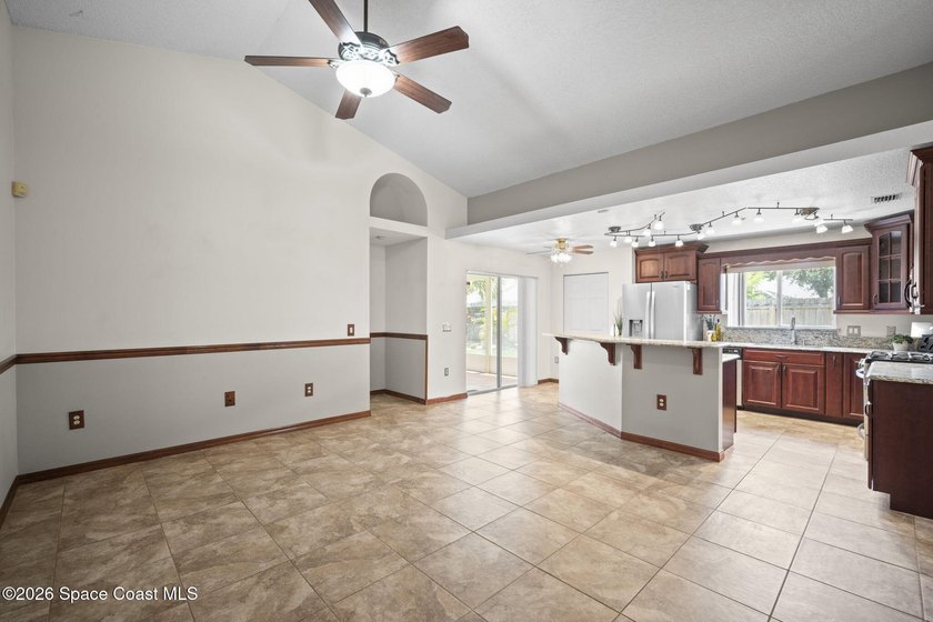 Pool Home + Cul-de-Sac + Oversized Lot! Welcome to this well - photo 22