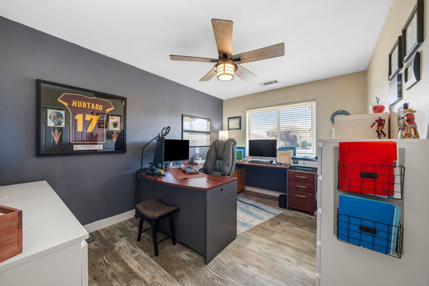 Enjoy waterfront living in the gated community of Lake - photo 23