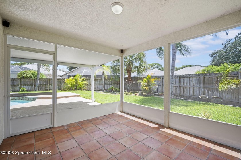 Pool Home + Cul-de-Sac + Oversized Lot! Welcome to this well - photo 34
