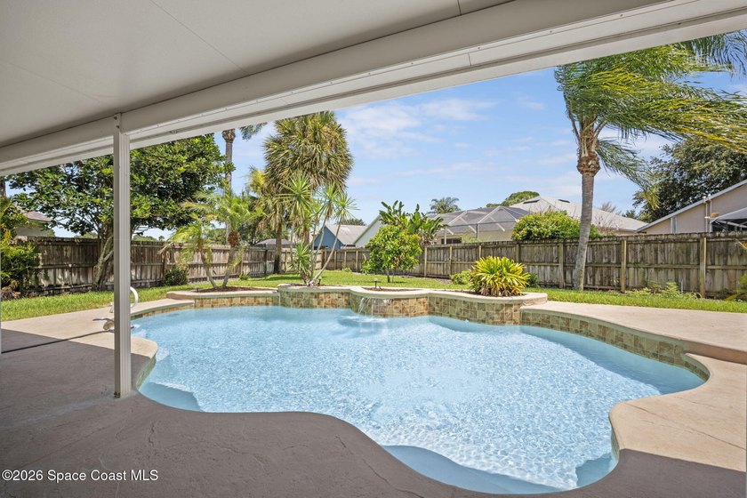 Pool Home + Cul-de-Sac + Oversized Lot! Welcome to this well - photo 38