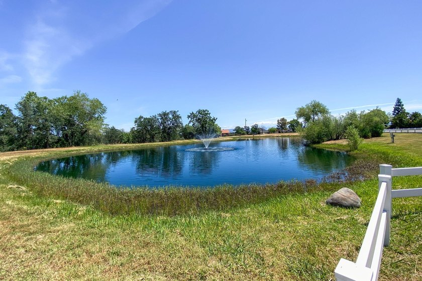 Enjoy waterfront living in the gated community of Lake - photo 38