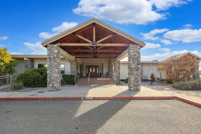 Enjoy waterfront living in the gated community of Lake - photo 46