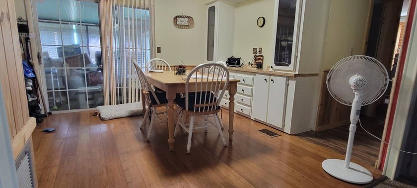 Best Deal in Meadowlea Village.....Welcome to your new home - photo 7