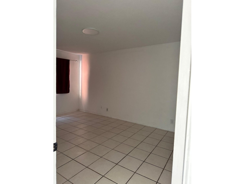 Welcome to this charming 1-bedroom, 1-bath condo offering the - photo 2