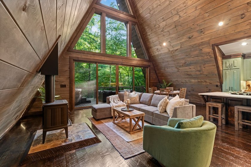 The Ultimate Creekfront Cabin Experience ~ Wake up to the sound - photo 4