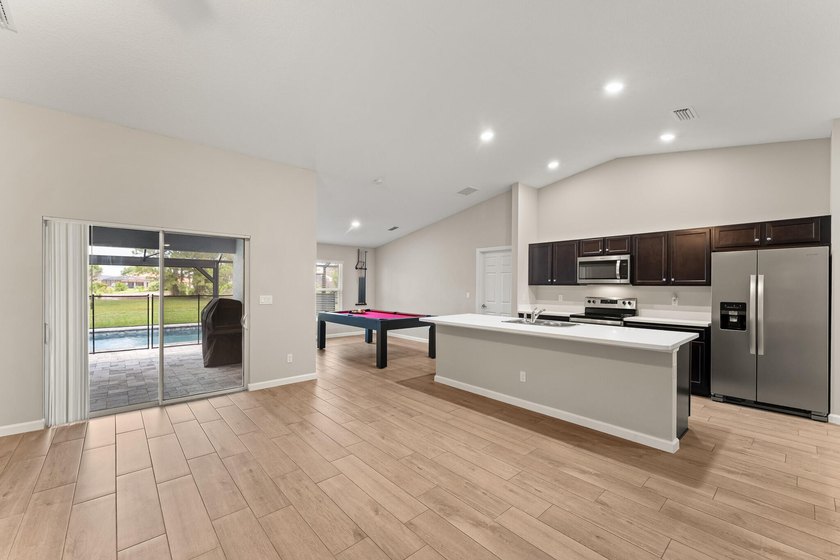 Newer construction without the wait! This 2022 build is move in - photo 6