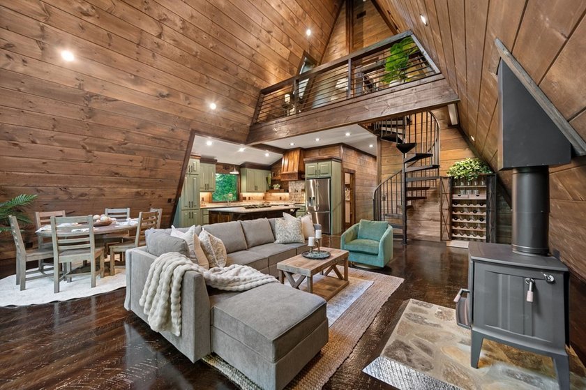 The Ultimate Creekfront Cabin Experience ~ Wake up to the sound - photo 8