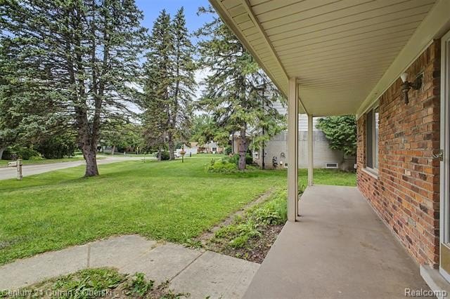 Welcome home to this beautiful 4 bedroom, 1.5 bathroom, 2-story - photo 3