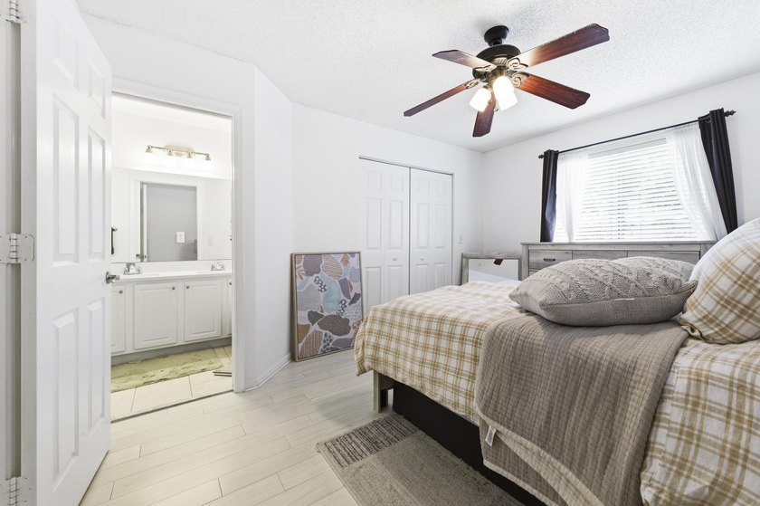 Beautiful two-story corner townhouse offering two bedrooms and - photo 18