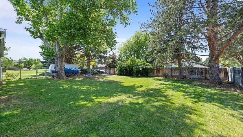MLS# 293150 Say hello to this well-maintained and move-in ready - photo 25