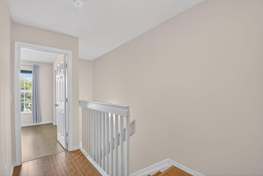 Updated and impeccable end unit townhouse in the highly sought - photo 31