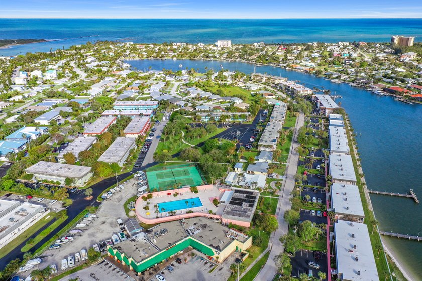 Beautiful and cozy 1-bedroom, 1-bath condo on Hutchinson Island - photo 2