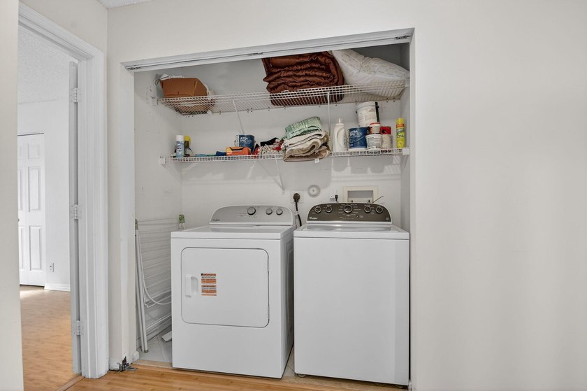 Updated and impeccable end unit townhouse in the highly sought - photo 32