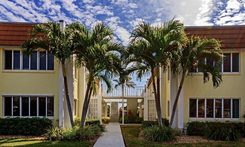 Beautiful and cozy 1-bedroom, 1-bath condo on Hutchinson Island - photo 5