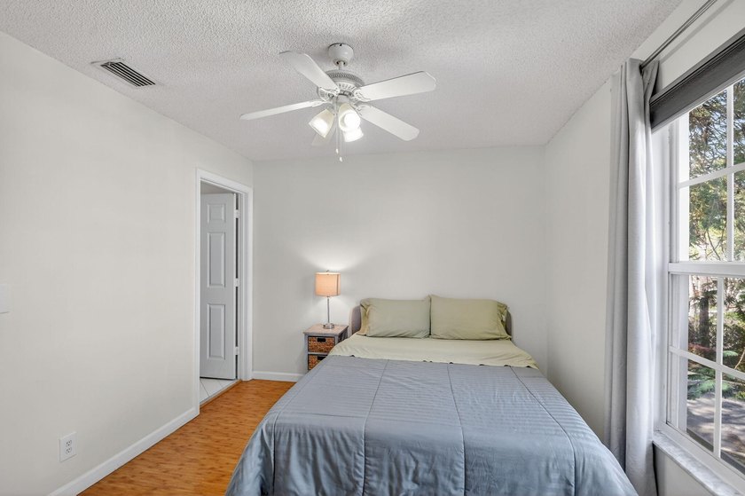 Updated and impeccable end unit townhouse in the highly sought - photo 35