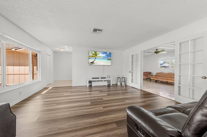 Welcome home to this beautifully cared-for 3-bedroom, 2-bath - photo 9