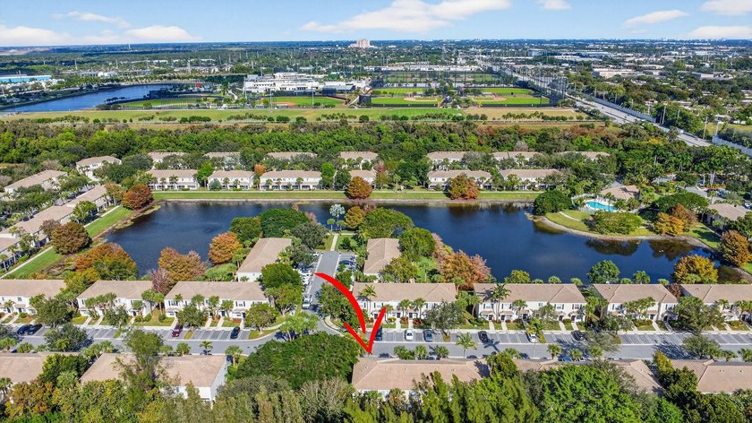 Updated and impeccable end unit townhouse in the highly sought - photo 47