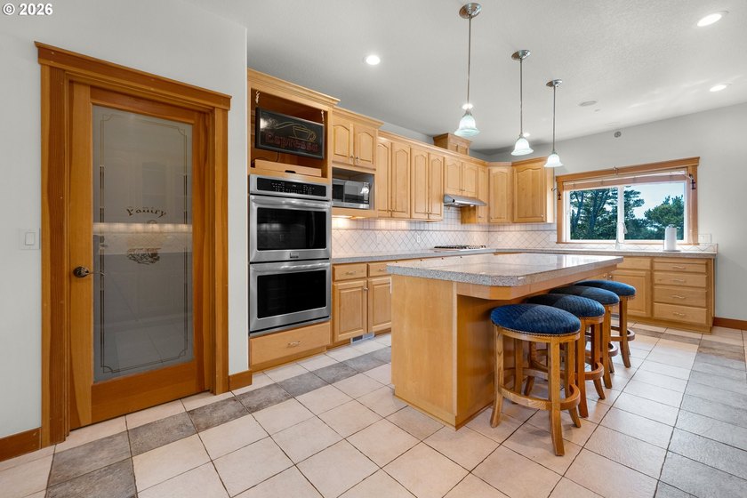 This incredible residence sits on an extremely private 1.67 acre - photo 11
