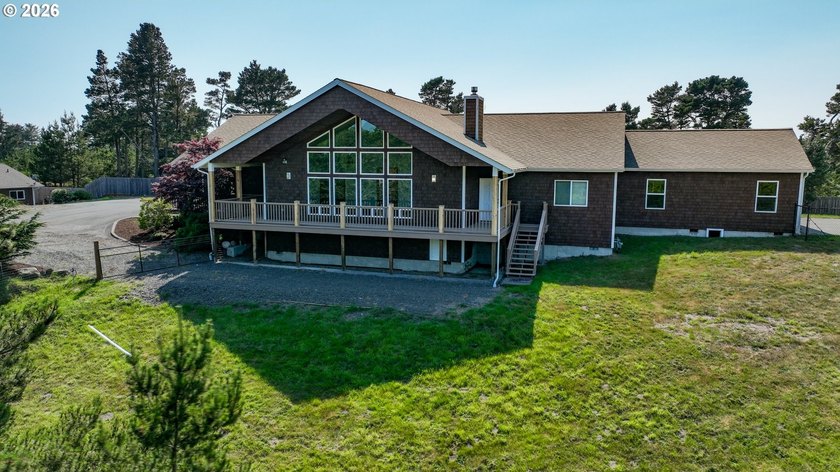 This incredible residence sits on an extremely private 1.67 acre - photo 30