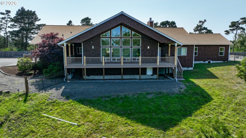 This incredible residence sits on an extremely private 1.67 acre - photo 31