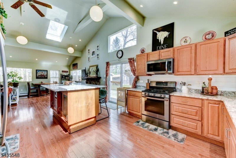 If you've been yearning for the tranquility of a lake home - photo 6