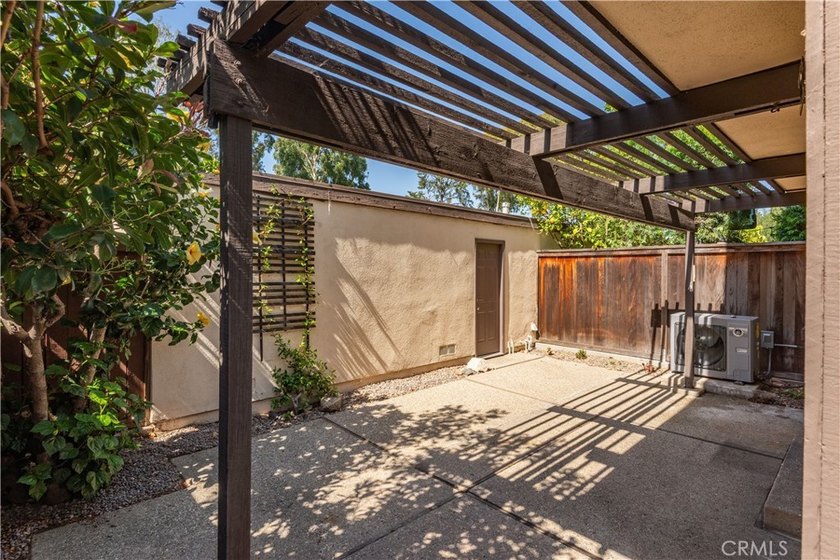 This coveted 1590 sqft *Shasta* model is an END UNIT offering 2 - photo 14