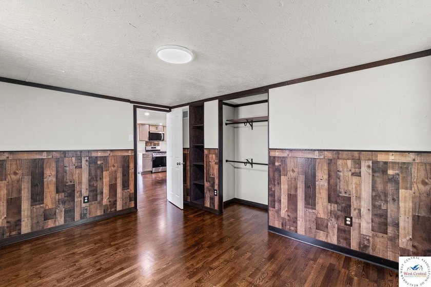 Back on the market to no fault of the seller or home! Don't miss - photo 18