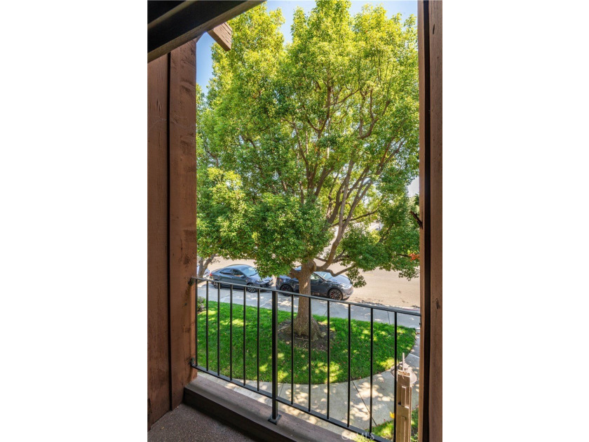 This coveted 1590 sqft *Shasta* model is an END UNIT offering 2 - photo 22