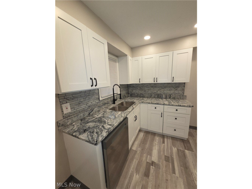 Come see this beautiful home that has been well maintained and - photo 25
