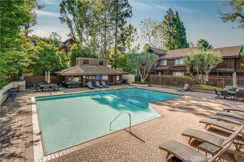 This coveted 1590 sqft *Shasta* model is an END UNIT offering 2 - photo 33