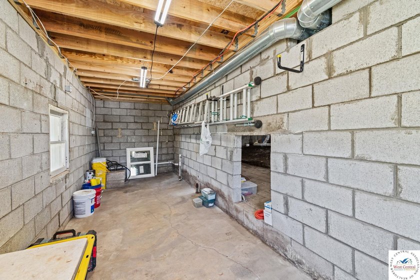 Back on the market to no fault of the seller or home! Don't miss - photo 33