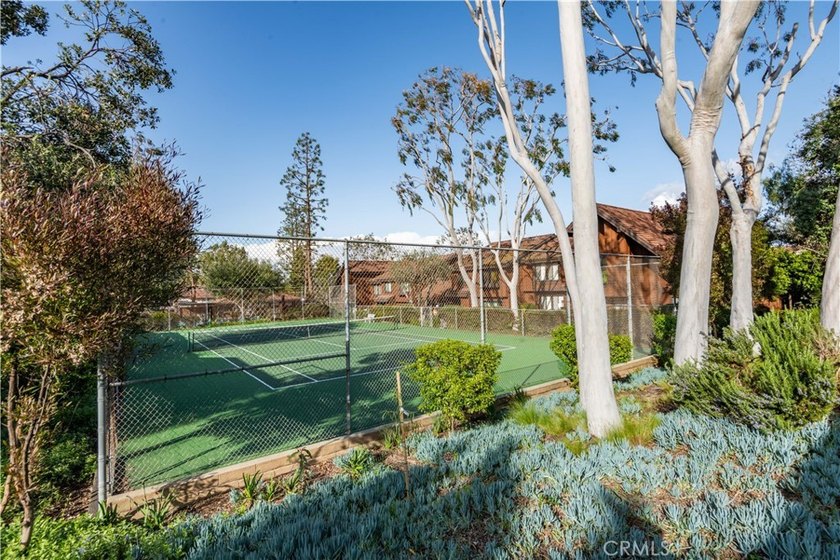 This coveted 1590 sqft *Shasta* model is an END UNIT offering 2 - photo 35