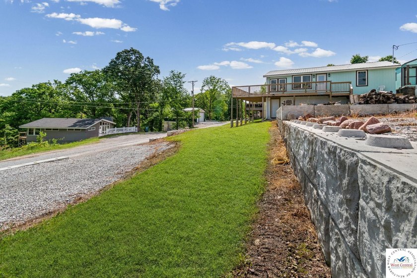 Back on the market to no fault of the seller or home! Don't miss - photo 37