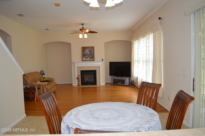 Spacious and well maintained 2-story 4 BR/3.5 BA home - photo 12