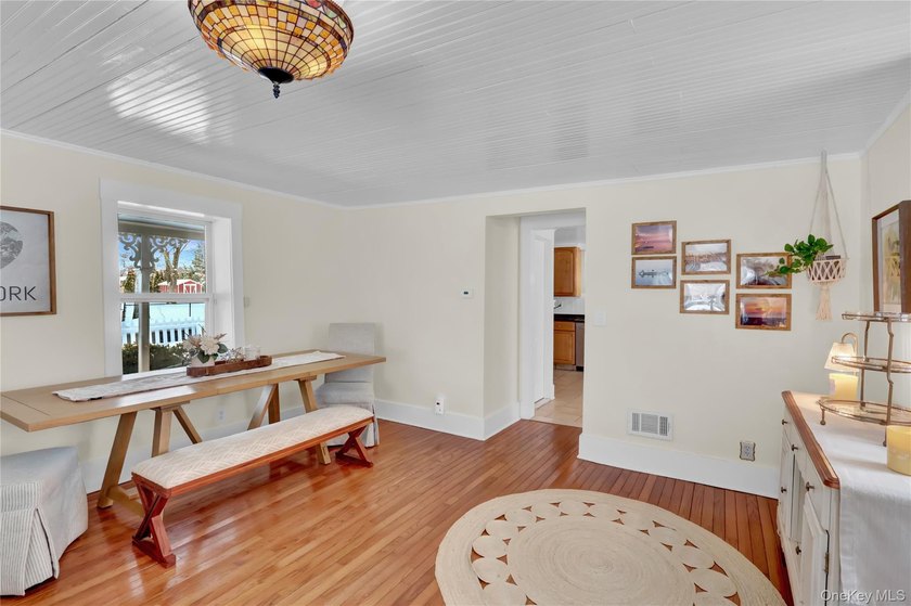Welcome to this charming and beautifully maintained Colonial - photo 14