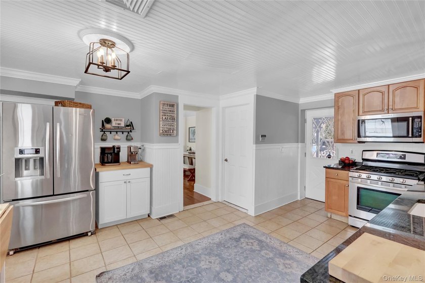 Welcome to this charming and beautifully maintained Colonial - photo 20