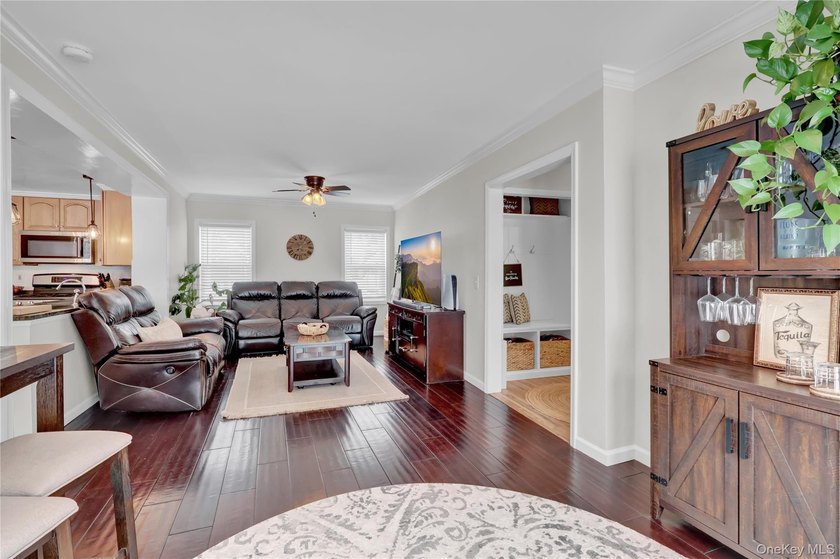 Welcome to this charming and beautifully maintained Colonial - photo 26