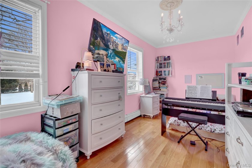 Welcome to this charming and beautifully maintained Colonial - photo 36