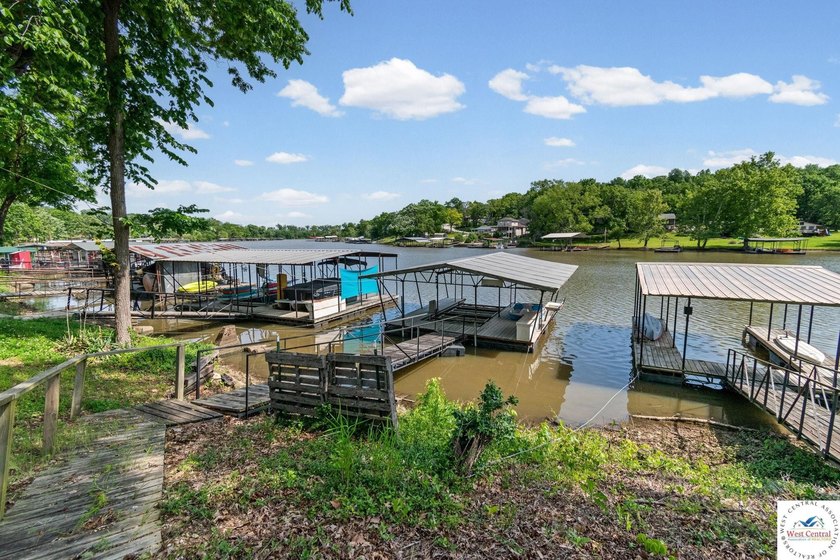 Experience the rustic charm of this log-sided home with stunning - photo 40