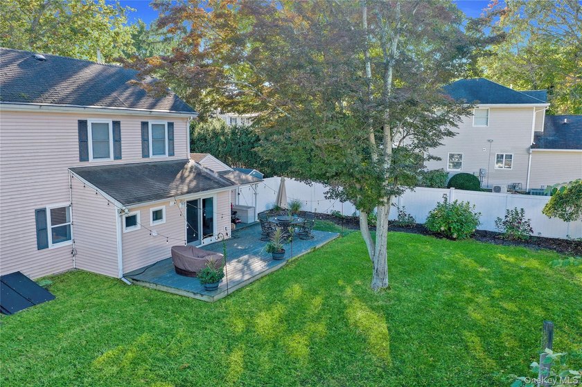 Welcome to this charming and beautifully maintained Colonial - photo 44