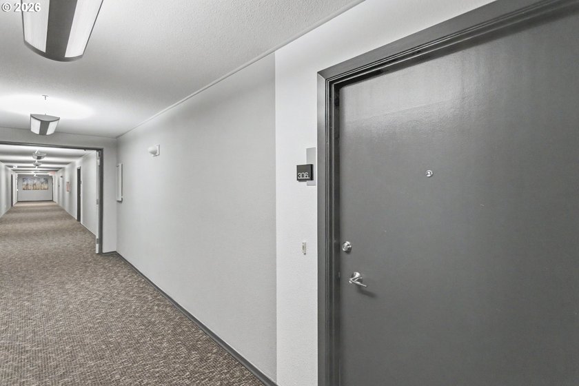 Hard-to-find single-level condo living in one of Lake Oswego's - photo 2