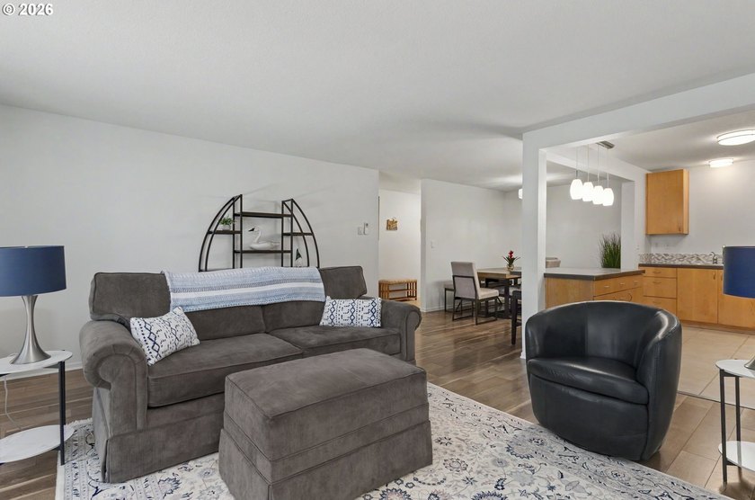 Hard-to-find single-level condo living in one of Lake Oswego's - photo 4