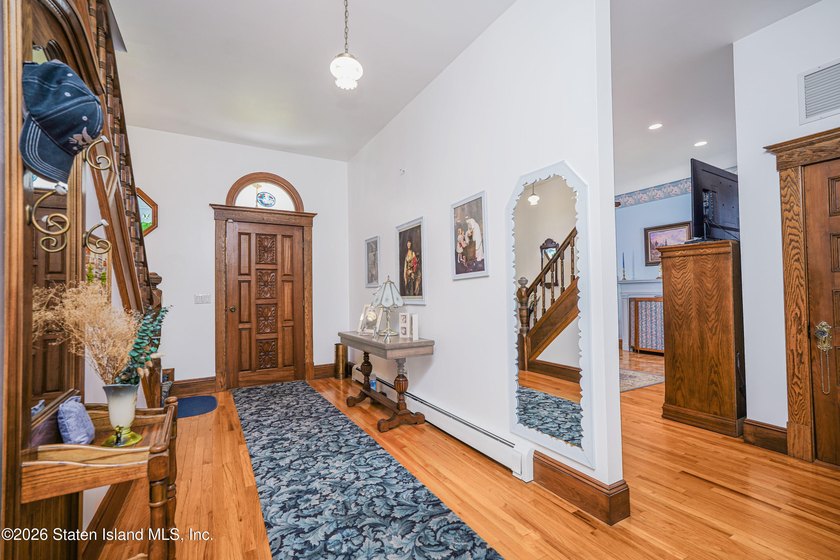 24 Ross Lane - Eltingville, Staten Island Step back in time and - photo 11