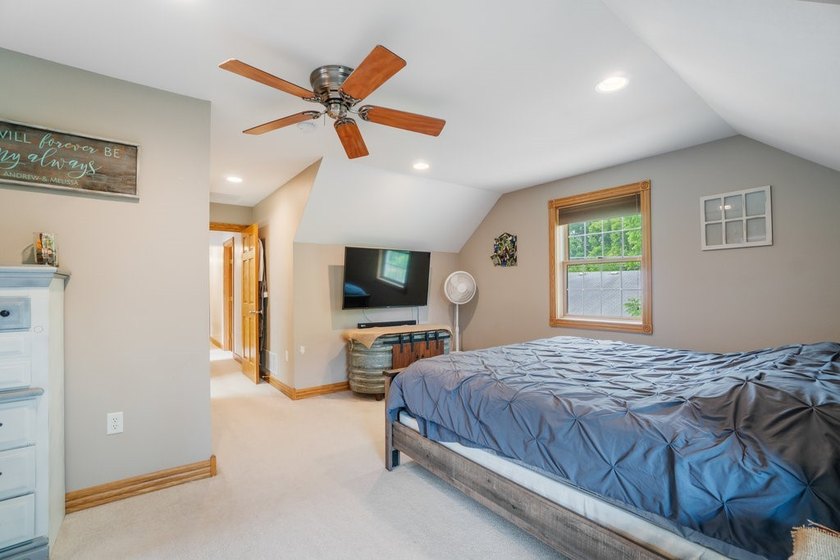 Charming 3-Bedroom, 2.5-Bath Home in Menomonie with Stylish - photo 18