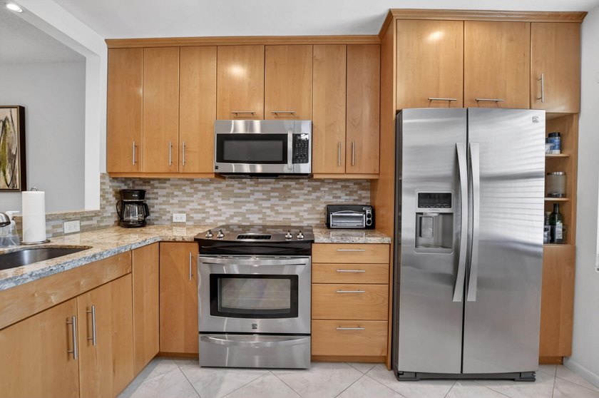 BEAUTIFUL MODERN OPEN CONCEPT KITCHEN WITH A WARM NATURAL WOOD - photo 7