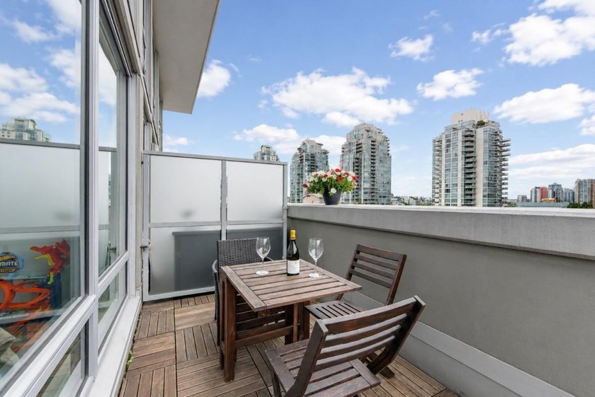 One-of-a-kind sub-penthouse at The Left Bank-a premier concrete - photo 27